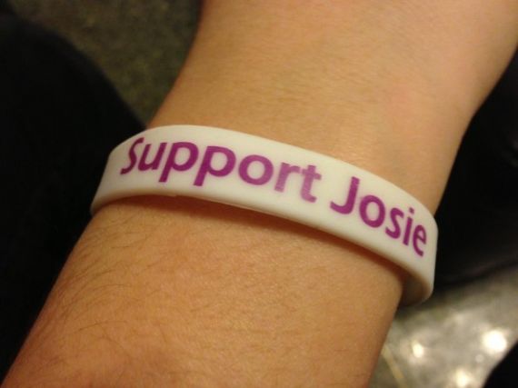 Memorial Wristbands: How Communities Honour a Loved One with a Tribute Band