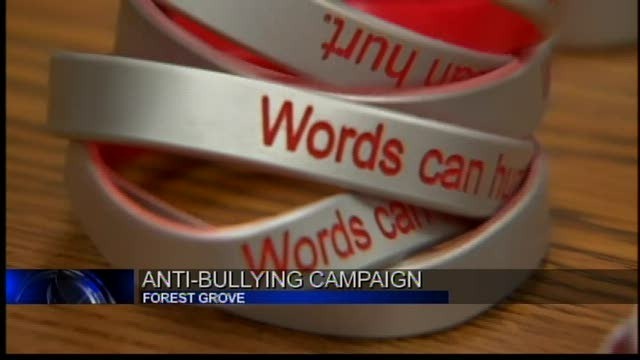 New bracelet campaign: 'Words can hurt'