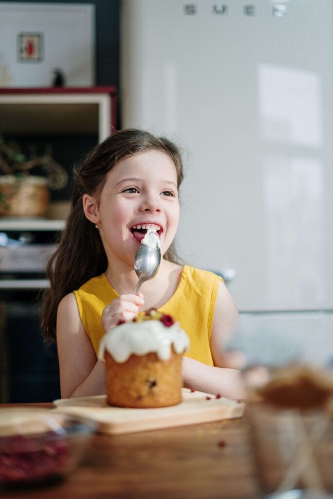 Birthday cake and dessert table ideas for party planning