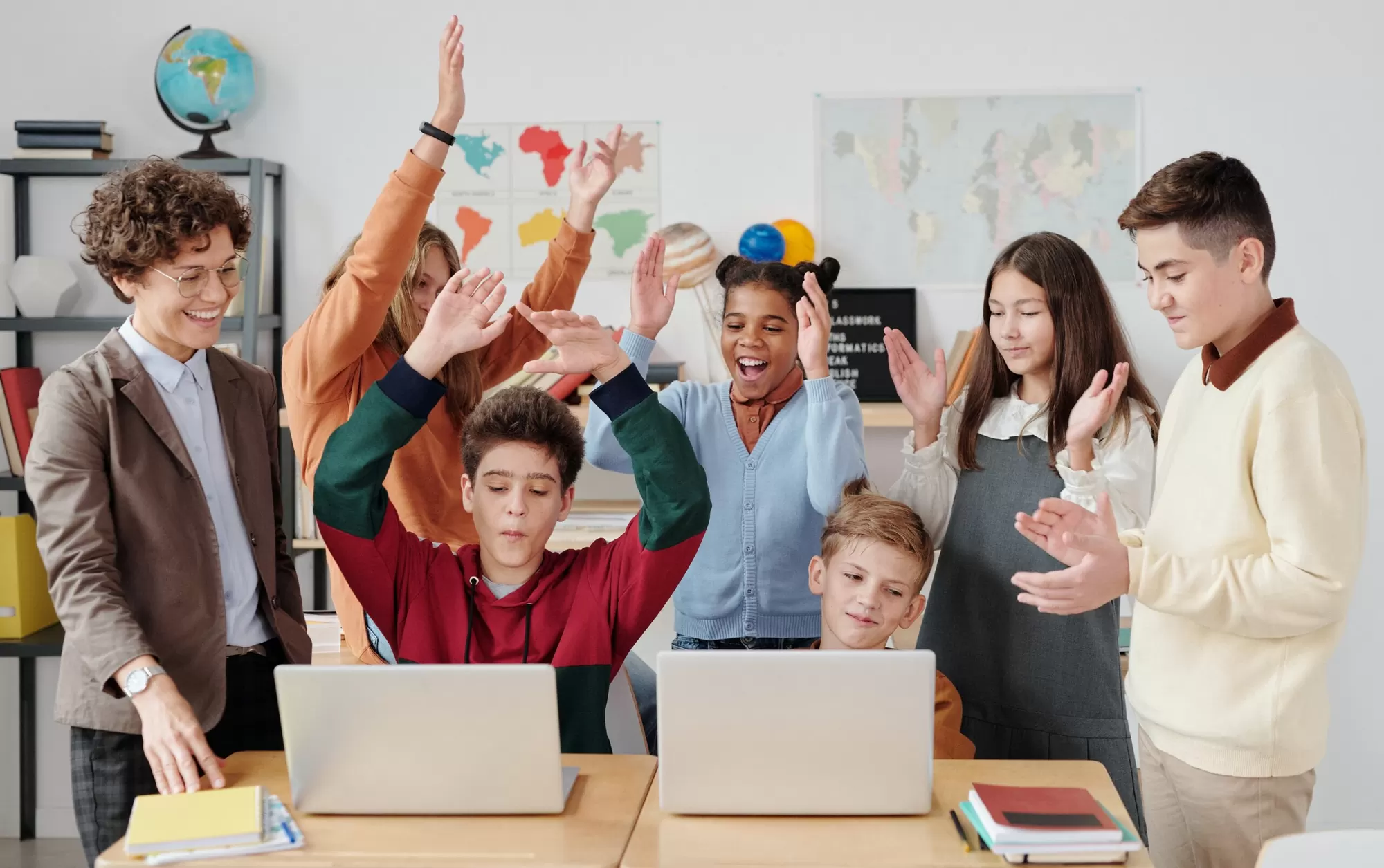 How Wristbands Inspire Students: Reward Programs, Recognition Systems, and Classroom Motivation Strategies