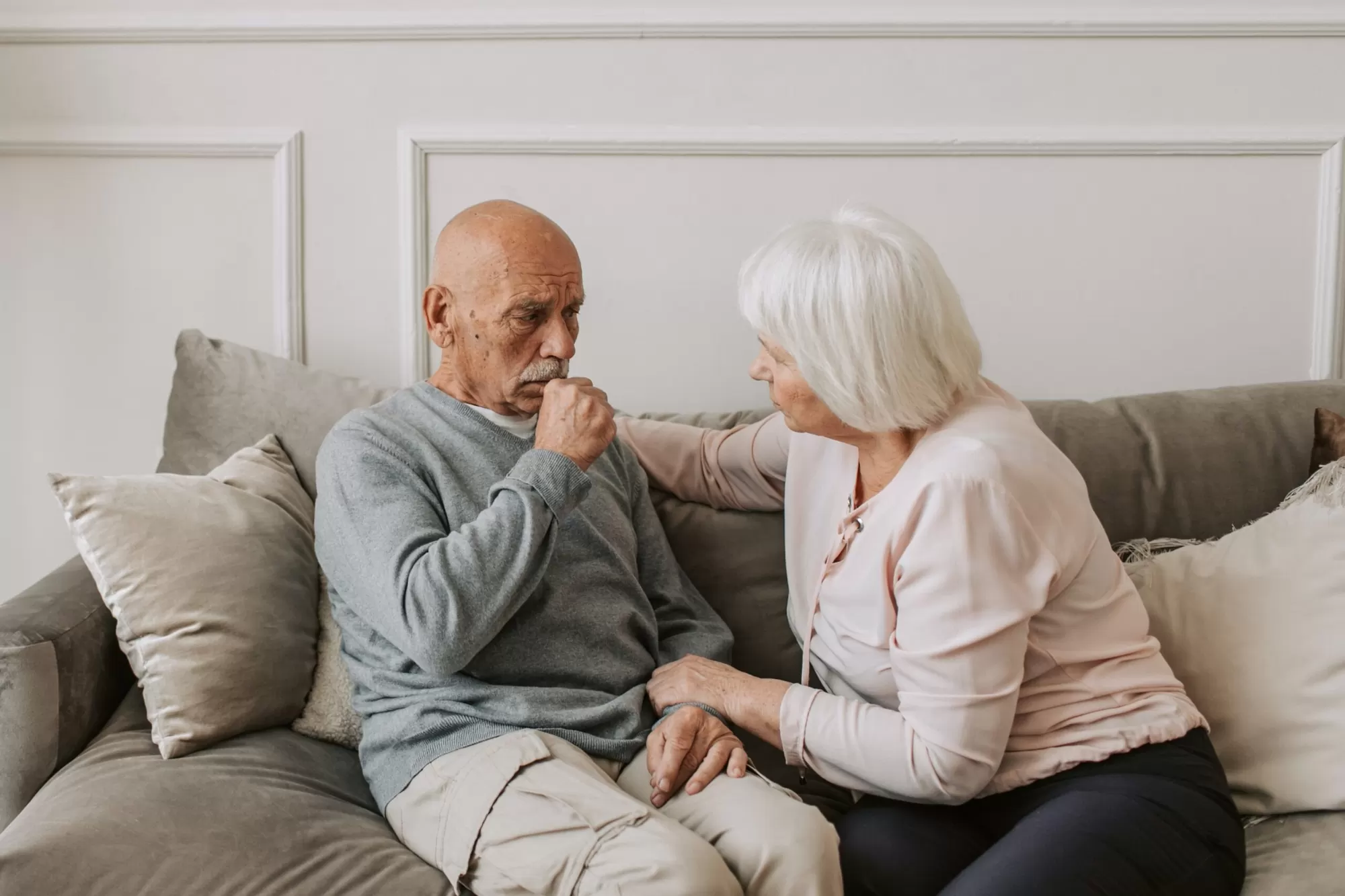 How Wristbands Benefit Older People: Medical Alerts, Daily Reminders, and Social Connection