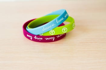 Custom Wristbands: The Complete Guide to Materials, Colors, and Sizes